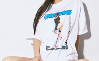 fig_2402191645232 【SAKURA MOMO】PHOTO TEE