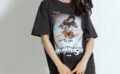 fig_0002443 【山岸逢花】 ザ・森東コラボ オリジナルTシャツ ダークグレー サイズL