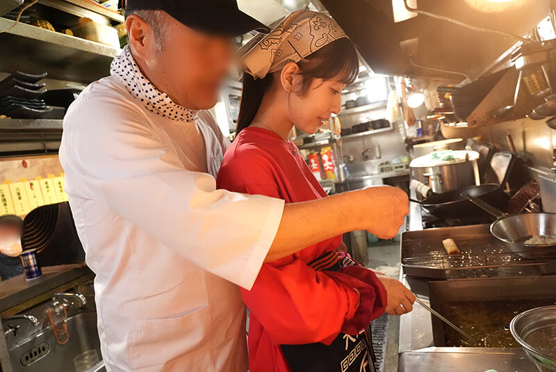 爆盛りギャル中華美人姉妹が腕を振るう行列がすごい街中華の日常とSEX! 18枚目
