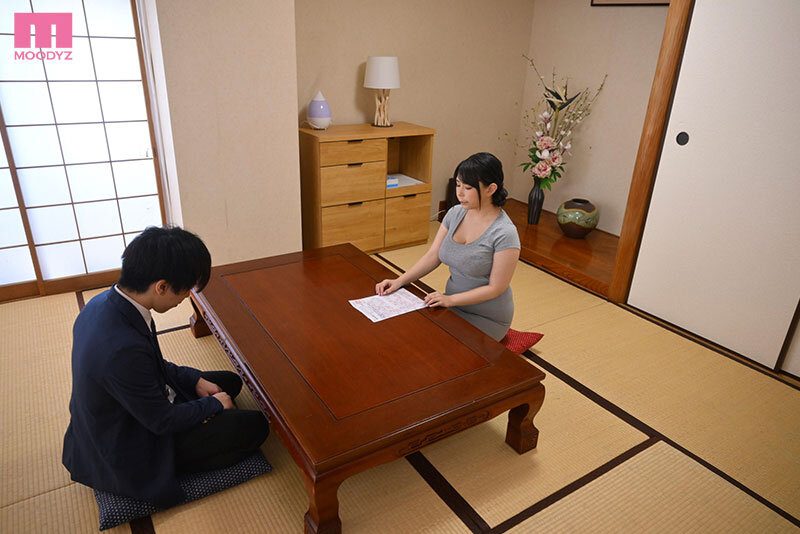 シリーズ売上げ55,000部OVER!! 「気が済むまで中に出しなさい…」毎日お母さんで性欲処理!3実写版 事務的な性処理をする母親に一か月ぶりの中出し! 吉根ゆりあ 11枚目