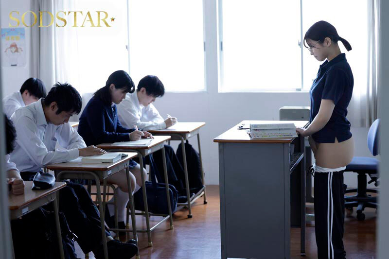 婚期逃した口うるさい●校教師は、授業中の校内露出が趣味なド変態です。生徒たちに趣味が見つかり猿みたいに交尾させられ雌としての本能を思い出す。 唯井まひろ 8枚目