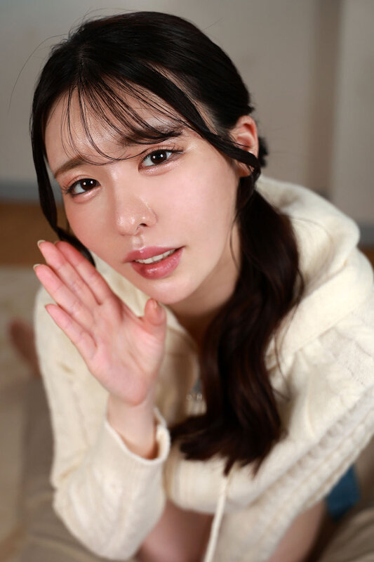 【VR】究極片想いの後輩との密着度の高い日。いい匂いが充満した女子大生の部屋で、何度も’好き’連呼される最高の一日。黒島玲衣 9枚目