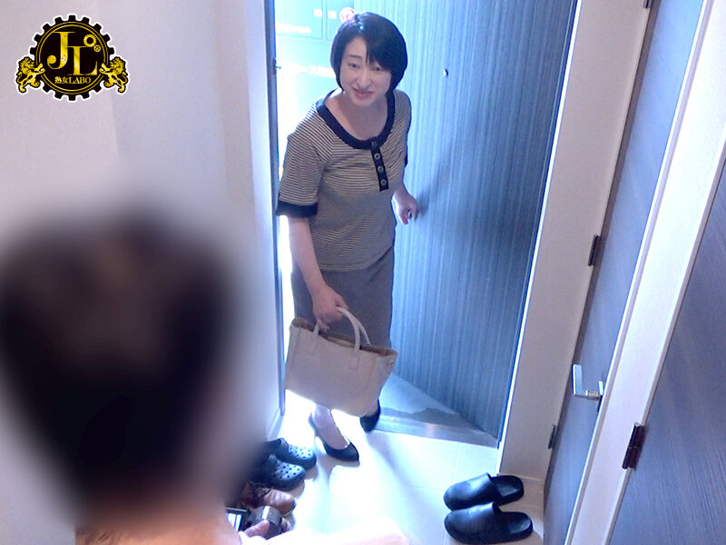 「おばさんレンタル」サービスリターンズ100 お願いすればこっそり中出しセックスまでさせてくれるエロくて優しいおばさんともっとすげーセックスがしたくなったのでおかわりしてみた 7枚目