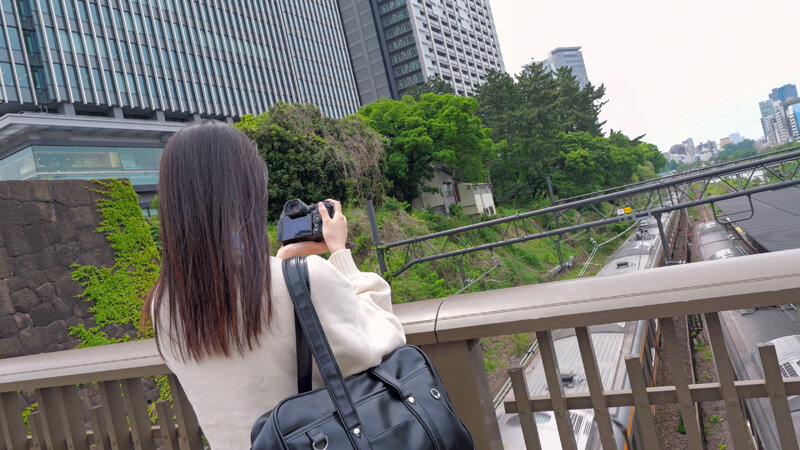 鉄道が大好きな鉄オタJ系!!電車以上にSEXも大好きな美少女に極太チ〇ポ特急中出しイキ出発進行!! 4枚目