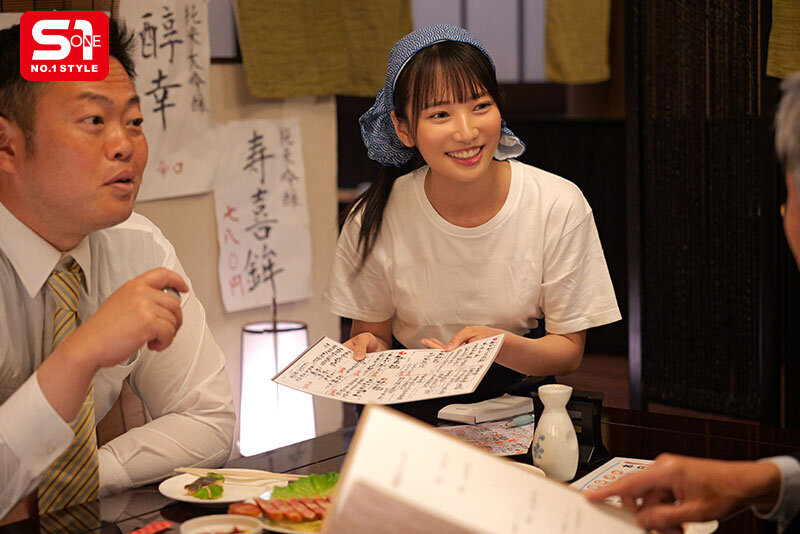 終電逃してセクハラ店長とまさかの相部屋…朝まで続くキモい性交に不覚にも感じてしまった汚れを知らないバイトちゃん 榊原萌 2枚目