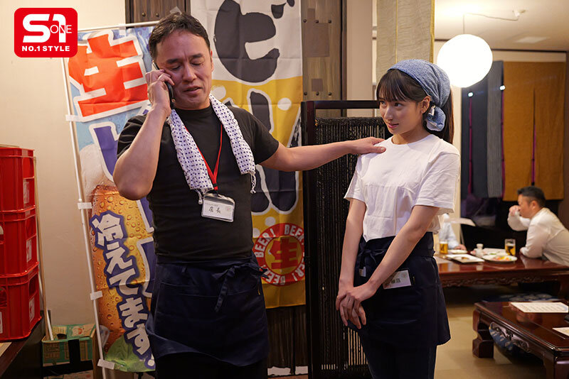 終電逃してセクハラ店長とまさかの相部屋…朝まで続くキモい性交に不覚にも感じてしまった汚れを知らないバイトちゃん 榊原萌 3枚目