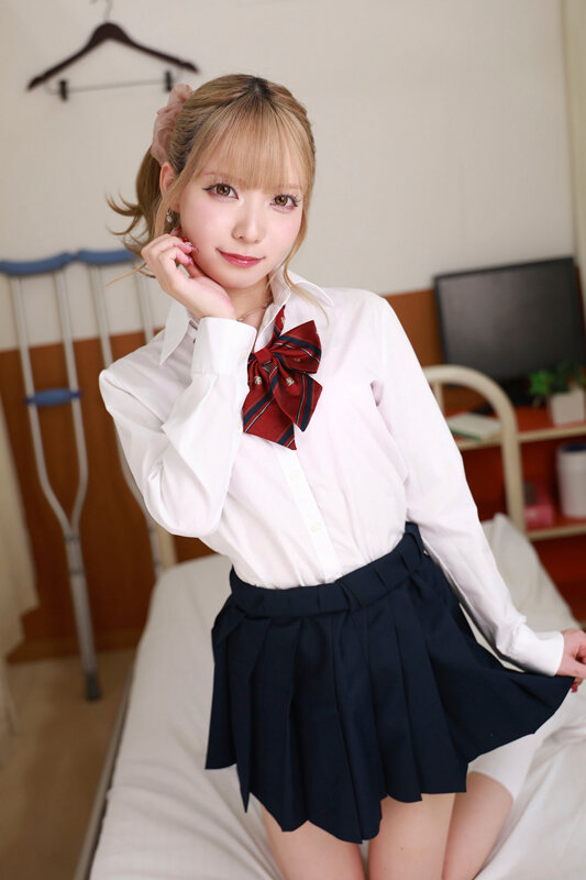 【VR】天井特化アングルVR ~病室で声我慢セックス~ 藍瀬ミナ 4枚目