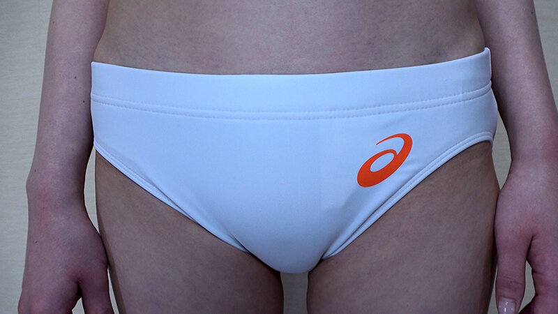 篠宮ねね 神陸上ウェア スポーツ日焼けから筋肉美女アスリートの秘部を隠してきたウェアを巨乳や美乳パイパンや剛毛娘に着せジョリワキやハミ毛を堪能。陸上ユニホーム女子の太腿やお尻や着衣放尿まで!!身体にフィットするウェアのキワキワを超接写&完全着衣でハメ撮り 3枚目