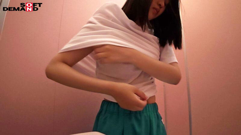 SNSで出会ったクズ男にハマった結果、公衆トイレでさくっとヌくための肉おナホ要員にされた18歳の記録映像。最終的に都合のいいように扱われ続けて涙目になるまでマワしつくされる。 寺川ねね 3枚目