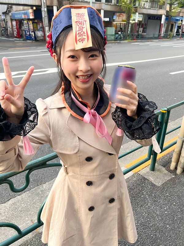 六本木のハロウィンで見つけたパリピが挑戦!巨乳の彼女が何をされても我慢できれば100万円ノーリアクションゲーム!エロキョ●シーちゃん 1枚目