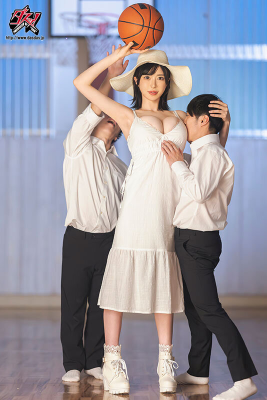 チビ童貞と巨女お姉さんの巨姦SEX 192cm巨乳デカ女降臨 タッパと尻のデカい女がタイプです。 辻井ほのか 1枚目