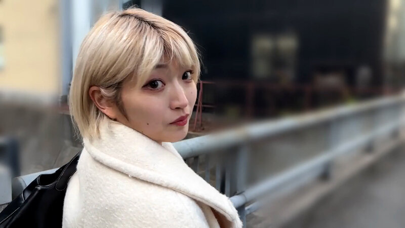 街角で声をかけて口内観察させてもらう 美容部員 はるのちゃん 1枚目