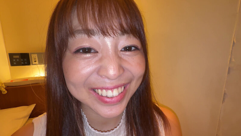 【個人撮影】赤城穂波 初喉チンコ触り&超長舌を開口器で観察 1枚目