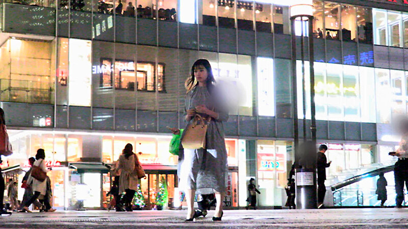 「あなた、許して…。」夫との平凡なSEXでは物足りない美人妻たちが高級なTバックを履いて下半身を恥じ晒す 10枚目