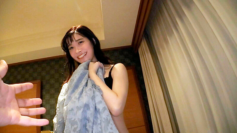 「あなた、許して…。」夫との平凡なSEXでは物足りない美人妻たちが高級なTバックを履いて下半身を恥じ晒す 11枚目