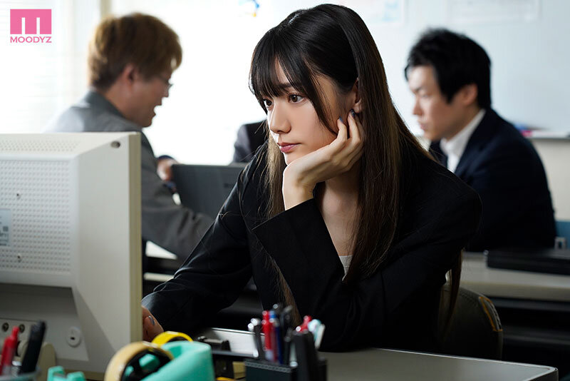 新型媚薬でキメセク洗脳美脚ガクブル気高き女捜査官レナ ポルチオ直撃媚薬で理性が吹き飛ぶほどイカされ続けた痙攣・監禁72時間 宮下玲奈 1枚目