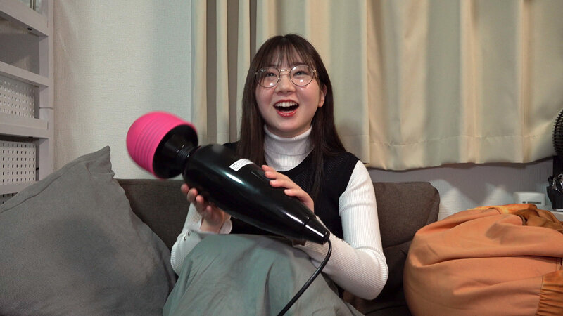 アハハハって笑う豪快スマイル女子!ノリよくて愛嬌ある娘が…デカチンのバコ突きくらって白目剥きながらひっくい声でイグイグ連呼 1枚目