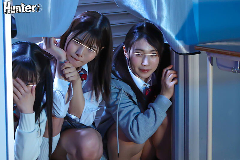 18歳未満立ち入り禁止の暖簾をくぐれば欲求不満な女子生徒といつでもヤリ放題!18歳未満立ち入り禁止の暖簾の先にはエロがある!使われていない旧校舎に出来た 18禁スペースは暇を持て余した学生たちの発情スポットに! 5枚目