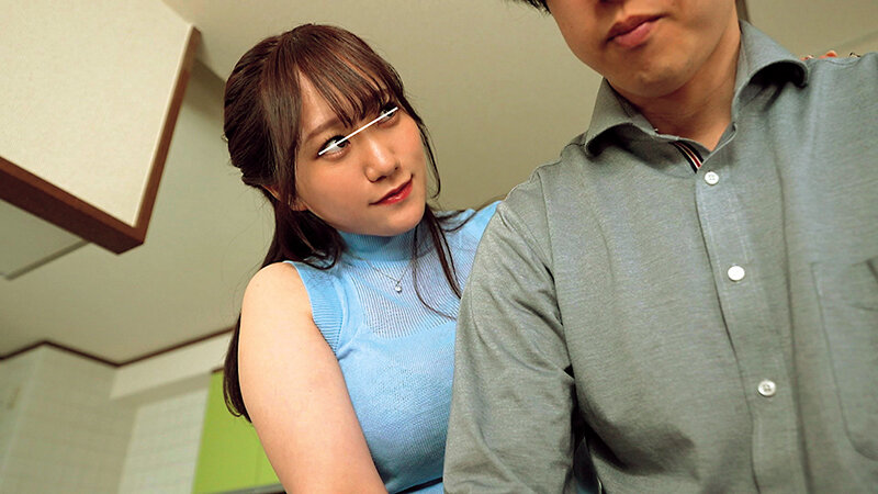 息子の同僚に一目惚れされちゃう旦那とレス状態の人妻……熱烈な告白を丁重に断るも「思い出に胸だけ揉ませてください!」と頼み込まれ5分限定で了承!!まさかの巨乳揉み放題!?「もう我慢できない…」と膣奥ナマ性交まで許してしまい家族に内緒で大量中出し!! 3枚目