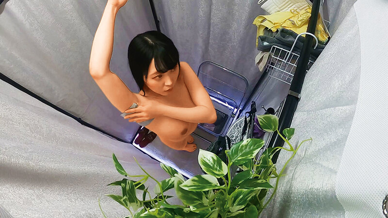 覗き見禁止領域!!更衣室∞オナニー 無防備すぎるシロウト美女の流出映像 18枚目