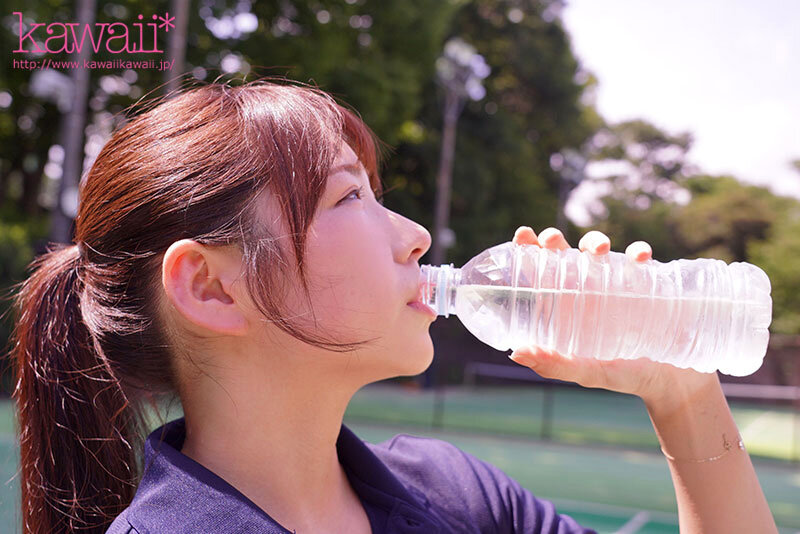 努力しまくってようやく内定を勝ち取った ‘不憫かわいい’新卒女子アナ(予定)が、衝撃のAVデビュー出演…なんで!? 水川菜月 12枚目