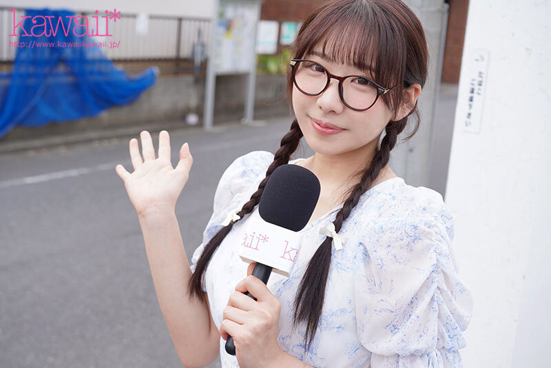 努力しまくってようやく内定を勝ち取った ‘不憫かわいい’新卒女子アナ(予定)が、衝撃のAVデビュー出演…なんで!? 水川菜月 13枚目