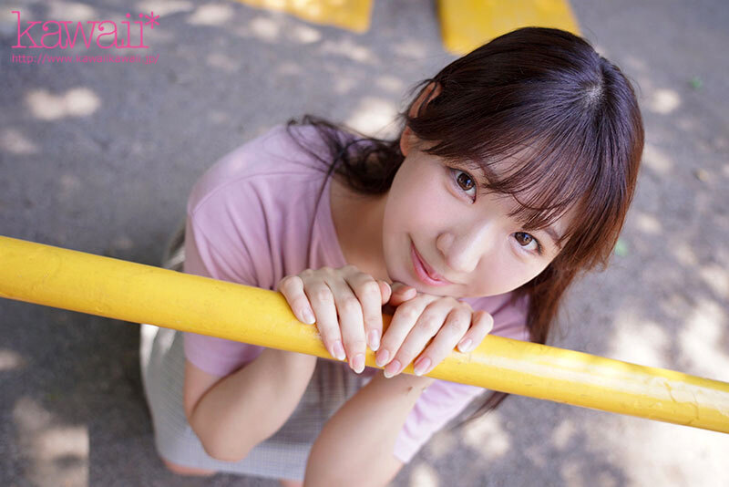 努力しまくってようやく内定を勝ち取った ‘不憫かわいい’新卒女子アナ(予定)が、衝撃のAVデビュー出演…なんで!? 水川菜月 3枚目