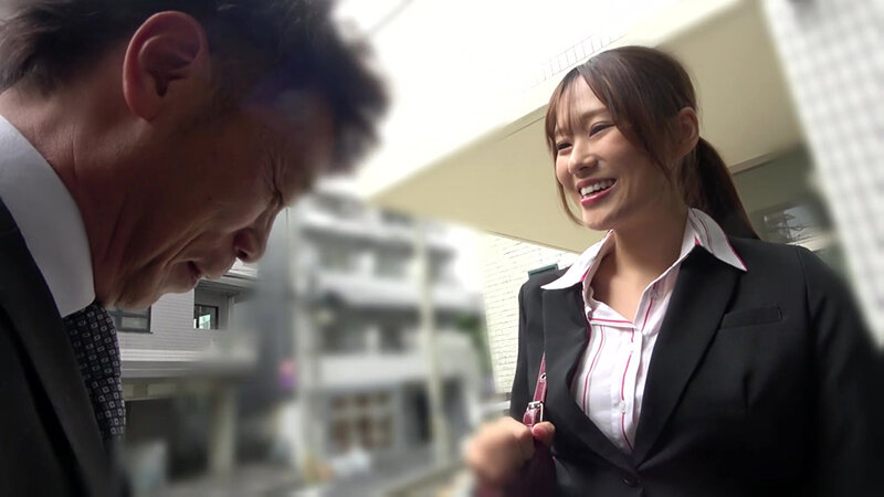 【4K】単身赴任男を際どい水着で寝取りました… 碓井せりな 2枚目