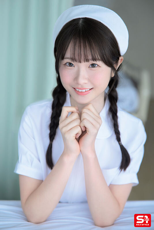 セクハラ!性欲処理!顔射!全部許してくれるシャイで優しい新人ナースさんはいつも顔面ザーメンまみれ 白上咲花 1枚目