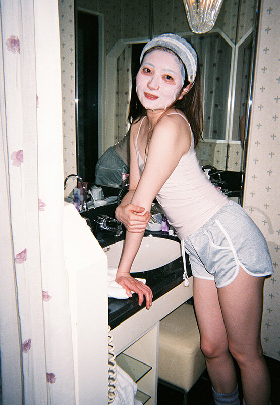 金曜の夜、何度も中出しをした想い出を残したくて…ほんわか美人セフレちゃん中城葵と朝から晩まで精飲と中出しをした週末2日目の記録 2枚目