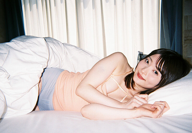 金曜の夜、何度も中出しをした想い出を残したくて…ほんわか美人セフレちゃん中城葵と朝から晩まで精飲と中出しをした週末2日目の記録 3枚目