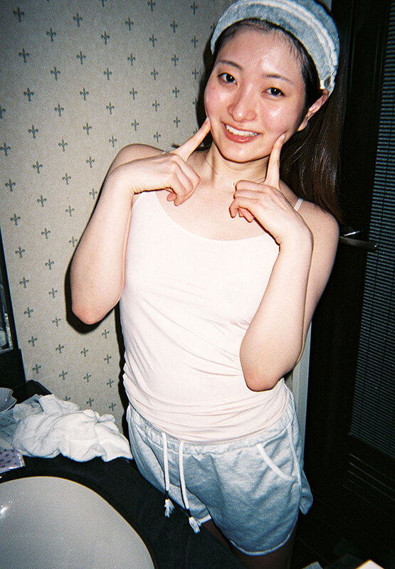 金曜の夜、何度も中出しをした想い出を残したくて…ほんわか美人セフレちゃん中城葵と朝から晩まで精飲と中出しをした週末2日目の記録 5枚目