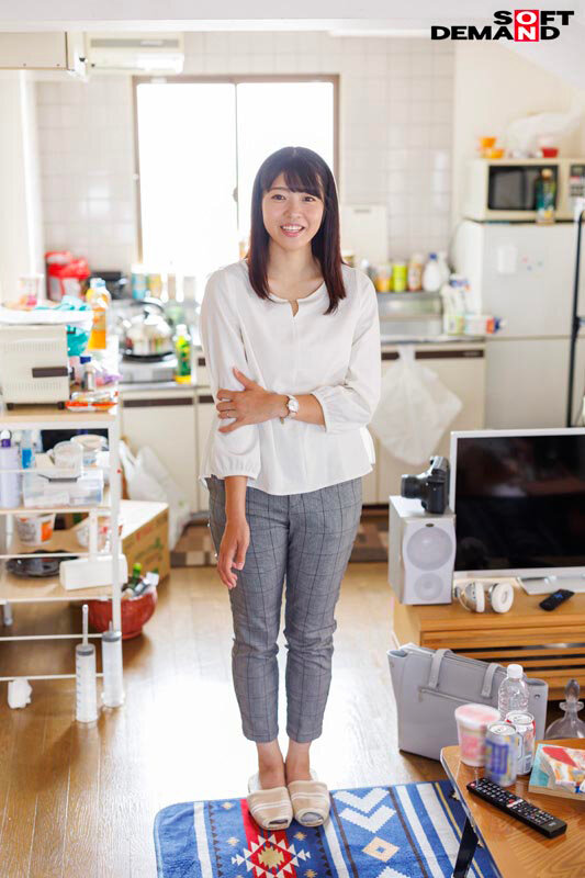 マ×コは夫専用 アナルは俺専用 ドMな奥さんのケツ穴掘って牛乳浣腸もさせてやった記録映像 2枚目