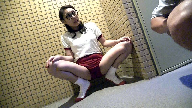 セーラー服熟女失禁羞恥 多田有花 11枚目