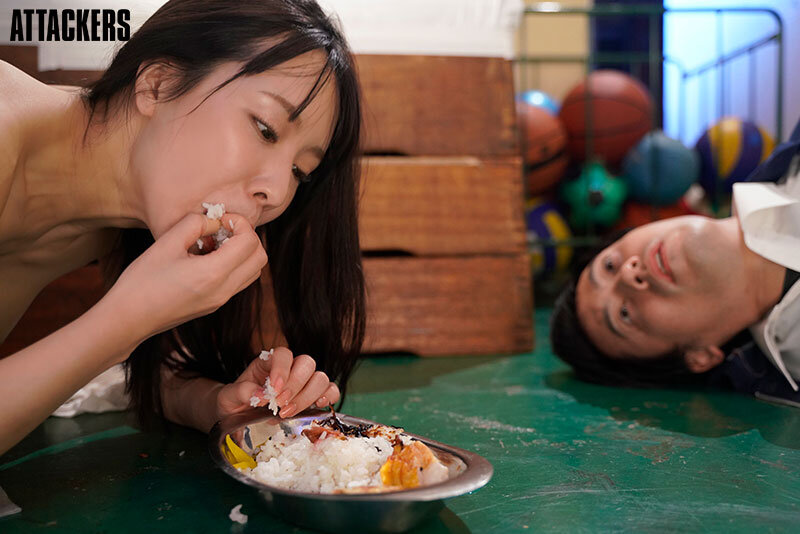 限界集落の村に赴任した人妻女教師は、村の繁栄の為に毎日子種を注がれる。 海老咲あお 9枚目