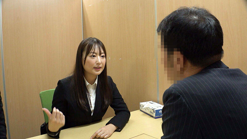 退職代行に密着。「私のカラダを好きにしていいので退職を認めて下さい。」 豊富な男性キャリアと豊満なボディで依頼者を救うはずが、上司の技巧に堕ち味わったことのない快楽の沼へ…。 2枚目