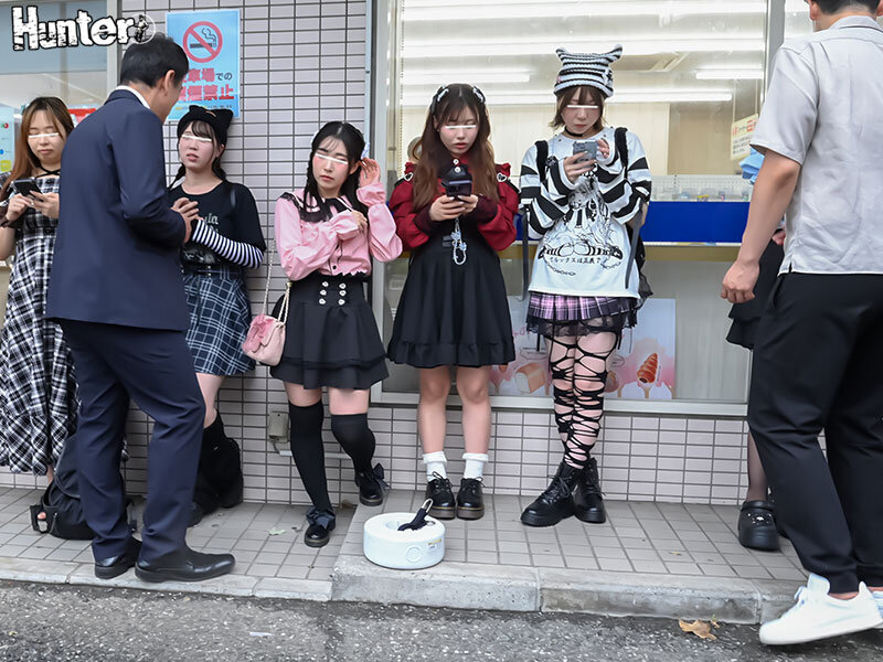 地雷系たちんぼ女子!交渉次第でNNOK!援交・割り切りする地雷系女子たちは最近公園で取り締まりが厳しくなったからとコンビニ前で立ちんぼ開始!貧困・推し活・暇つぶしと理由はそれぞれだけどお出かけついでに安心安全に活動中!? 2枚目