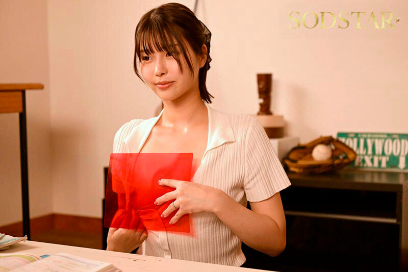 実家に嫁いできた奥さんは俺の家族が男クサさ抜群の性癖ど真ん中だったらしく、家族に忍んで全員とハメまくる絶倫人妻だったのでガテン系一家ファミリークラッシュ! 唯井まひろ 11枚目