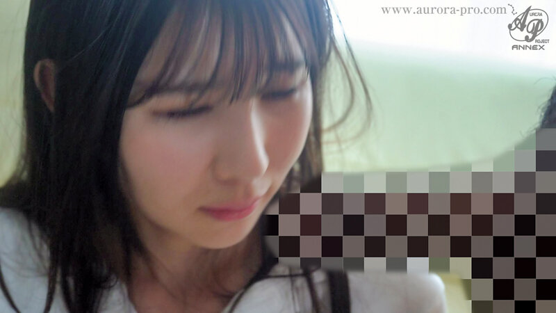 中年チ〇ポ偏愛女学生 留守番中に近所のおじさん達に中出しされちゃいました 福原みな 4枚目