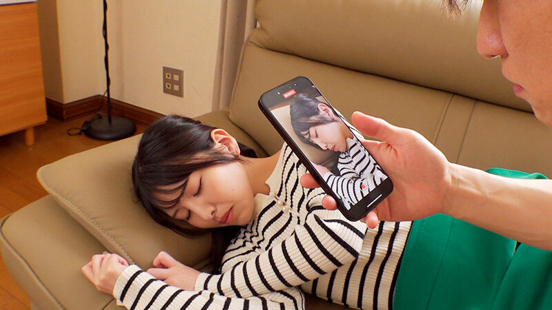 《無意識寸止めサブリミナル》寝ている間の毎晩こっそり先っぽ1cm挿入で焦らし快感を潜在意識に刷り込まれた美人義母、膣奥イキを求めて子宮直撃ピストンを懇願する発情メスになる。倉木しおり 3枚目