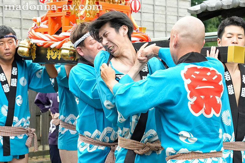 喧嘩祭りNTR 熟れた美尻に食い込む褌 熱狂冷めやらぬ祭りの最中、屈強な男衆に堕とされた妻―。 北条麻妃 2枚目
