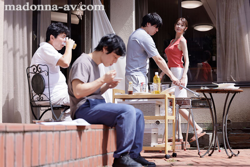 可愛くて、男らしくて、沼り始める私―。 童貞の甥に身も心も溺れる密会情事の日々―。 葵百合香 3枚目