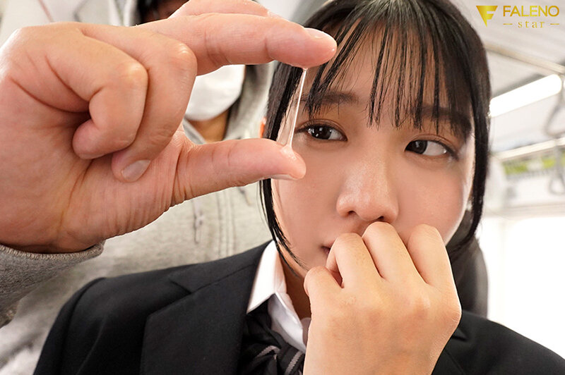 毎朝の通学で股間を弄られM覚醒させられた相手は… 浜辺やよい 2枚目