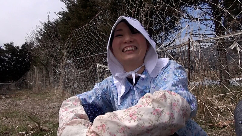 離婚後に独り身で田舎暮らしを満喫してる美熟女さんがひと肌恋しくAV出演!カメラの前で嬉し恥ずかし官能SEX! 2枚目