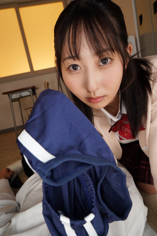 【VR】憧れの生徒会長の裏の顔は痴女JK ロッカー物色してブルマの匂いを嗅いでシコってたら本人に見つかり弱みを握られたボクは激狭空間で何もかも忘れて中出しSEXしまくった試験直前の放課後 山下紗和【8K】 4枚目