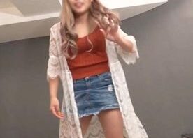 【素人】愛嬌あふれる笑顔がとってもキュートな金髪ギャルセフレ。24歳。あいなちゃん。ジュボジュボと音をたてヨダレまみれとかす口淫テクニック。チ○ポを膣奥深くまでブチ込まれ*宮口の刺激に耐え切れず即イキ