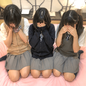 ★緊急先着★**陸上競技部3人組★400万で撮影★練習終わり汗だく大乱交★全員制服着用での高画質主観スマホ原版【先着高画質特典付き】