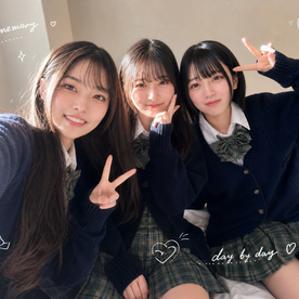 【在庫のみ】活きの良い１８歳（しかも3人まとめて）撮影できた奇跡の乱交ハメ撮りデータ③ 高画質特別版送付