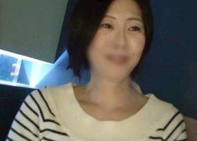 【中出し】Gカップの美巨乳を持つ清楚スレンダー美熟女（53）◆マン汁垂れ流しながらフェラ！生チ○ポで大絶頂イキ！膣内射精！