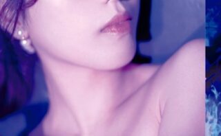 デビュー1周年記念写真集 小湊よつ葉『moreover』
